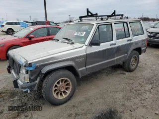 1987 Jeep Cherokee z VIN 1JCMU7421HT139329, wystawiony jako Copart lot #43810065 z przebiegiem 237 683 mil mil oraz Szkoda całkowita • Salvage title. Historia ofert i sprzedaży dostępna na DreamBid. Obrazek 1.