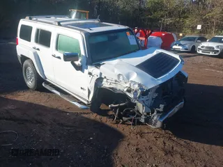 2008 Hummer H3 SUV Alpha with VIN 5GTEN13L288102473, listed as a IAAI auction lot 40927581 with 213,815 mi miles. Bid and sale history available at carsss.com. Image 1.