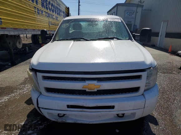 2009 Chevrolet Silverado 1500 1LT with VIN 1GCEK140X9Z129260, listed as a Copart auction lot 52605715 with 283,906 mi miles and Salvage Title. Bid and sale history available at DreamBid. Image 5.