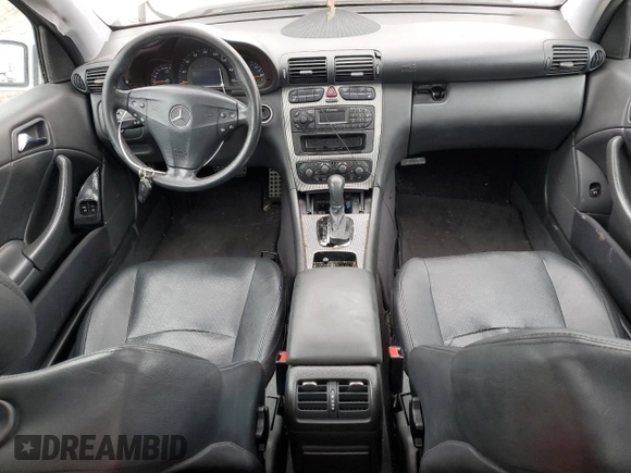 2004 Mercedes-Benz C 230 Kompressor z VIN WDBRN40J64A618916, wystawiony jako Copart lot #45373525 z przebiegiem 139 917 mil mil oraz Szkoda całkowita • Salvage title. Historia ofert i sprzedaży dostępna na DreamBid. Obrazek 8.
