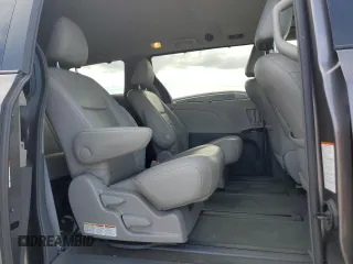 2016 Toyota Sienna Limited z VIN 5TDDK3DC3GS139449, wystawiony jako Copart lot #54329795 z przebiegiem 97 647 mil mil oraz Szkoda całkowita • Salvage title. Historia ofert i sprzedaży dostępna na DreamBid. Obrazek 11.