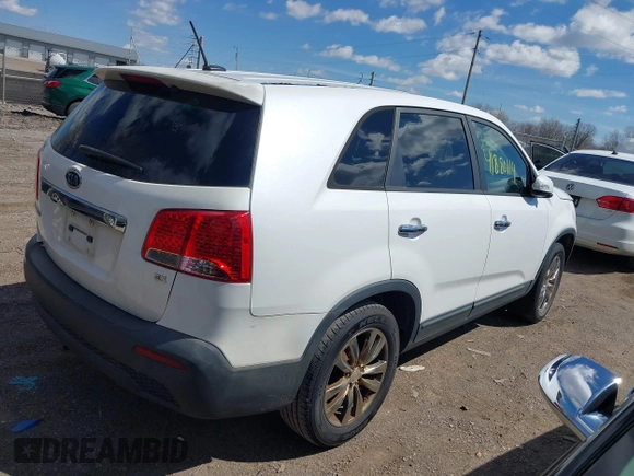2011 Kia Sorento EX with VIN 5XYKU3A17BG008809, listed as a IAAI auction lot 41880114 with 183,474 mi miles. Bid and sale history available at carsss.com. Image 4.