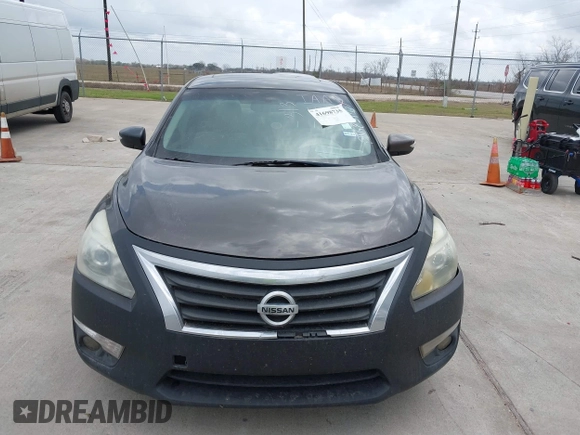 2013 Nissan Altima SV with VIN 1N4AL3AP8DN583103, listed as a IAAI auction lot 41698735 with 183,188 mi miles and . Bid and sale history available at carsss.com. Image 6.
