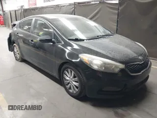 2015 Kia Forte LX with VIN KNAFX4A61F5383407, listed as a IAAI auction lot 41982875 with 226,498 mi miles. Bid and sale history available at carsss.com. Image 1.