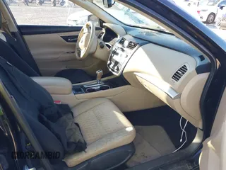 2018 Nissan Altima SV with VIN 1N4AL3AP8JC225474, listed as a IAAI auction lot 40877199 with 41,923 mi miles and . Bid and sale history available at carsss.com. Image 5.