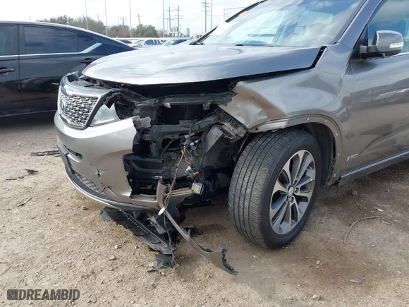 2014 Kia Sorento SX Limited with VIN 5XYKWDA72EG434206, listed as a IAAI auction lot 41504797 with 190,569 mi miles. Bid and sale history available at carsss.com. Image 6.