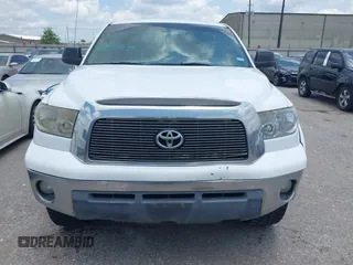 2008 Toyota Tundra z VIN 5TFRV54138X064884, wystawiony jako IAAI lot #42375615 z przebiegiem 230 661 mil mil oraz . Historia ofert i sprzedaży dostępna na DreamBid. Obrazek 12.