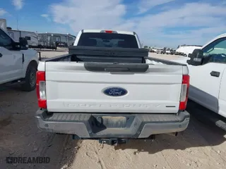 2017 Ford Super Duty F-250 SRW Lariat with VIN 1FT7W2B63HEF18595, listed as a IAAI auction lot 41675679 with 164,432 mi miles. Bid and sale history available at carsss.com. Image 16.