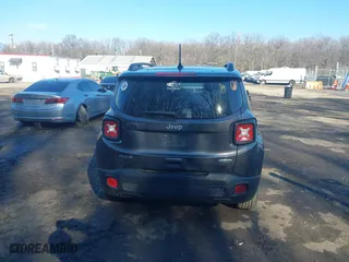 2019 Jeep Renegade Latitude with VIN ZACNJBBB3KPK42045, listed as a IAAI auction lot 41548217 with 124,506 mi miles. Bid and sale history available at carsss.com. Image 17.