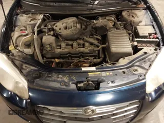 2005 Chrysler Sebring Touring z VIN 1C3EL56R15N659607, wystawiony jako IAAI lot #42102595 z przebiegiem 155 185 mil mil oraz . Historia ofert i sprzedaży dostępna na DreamBid. Obrazek 10.