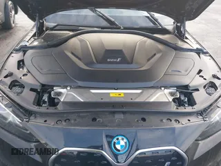 2023 BMW i4 eDrive35 z VIN WBY43AW02PFP50656, wystawiony jako IAAI lot #41776504 z przebiegiem 18 024 mil mil oraz . Historia ofert i sprzedaży dostępna na DreamBid. Obrazek 10.