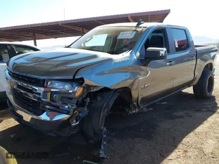 2019 Chevrolet Silverado 1500 LT with VIN 1GCPWCED3KZ390276, listed as a IAAI auction lot 41247243 with 60,883 mi miles. Bid and sale history available at carsss.com. Image 17.