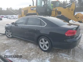 2013 Volkswagen Passat SE z VIN 1VWBN7A37DC059916, wystawiony jako IAAI lot #41638660 z przebiegiem 97 714 mil mil oraz . Historia ofert i sprzedaży dostępna na DreamBid. Obrazek 14.