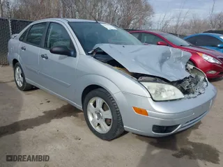 2007 Ford Focus S with VIN 1FAHP34N87W161778, listed as a IAAI auction lot 41823559 with 242,258 mi miles. Bid and sale history available at carsss.com. Image 1.