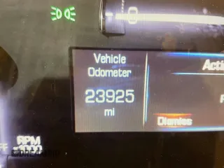2019 Cadillac XT5 Premium Luxury AWD z VIN 1GYKNFRS2KZ251595, wystawiony jako Copart lot #56428045 z przebiegiem 23 925 mil mil oraz Szkoda całkowita • Salvage title. Historia ofert i sprzedaży dostępna na DreamBid. Obrazek 8.