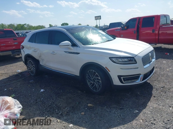 2019 Lincoln Nautilus Reserve z VIN 2LMPJ8L98KBL14453, wystawiony jako IAAI lot #41984751 z przebiegiem 56 064 mil mil oraz . Historia ofert i sprzedaży dostępna na DreamBid. Obrazek 1.