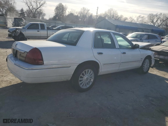 2011 Mercury Grand Marquis LS with VIN 2MEBM7FV3BX603424, listed as a Copart auction lot 84921364 with 197,312 mi miles and Salvage Title. Bid and sale history available at carsss.com. Image 3.