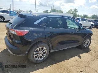 2022 Ford Escape SE z VIN 1FMCU9G67NUB69346, wystawiony jako Copart lot #63013015 z przebiegiem Nie podano mil oraz Czysty tytuł • Clean title. Historia ofert i sprzedaży dostępna na DreamBid. Obrazek 3.