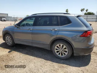 2018 Volkswagen Tiguan S z VIN 3VV1B7AXXJM109293, wystawiony jako Copart lot #55802845 z przebiegiem 49 821 mil mil oraz Szkoda całkowita • Salvage title. Historia ofert i sprzedaży dostępna na DreamBid. Obrazek 2.