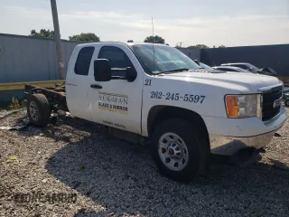 2013 GMC Sierra 3500HD Work Truck z VIN 1GD512C86DZ409861, wystawiony jako Copart lot #66929764 z przebiegiem 218 451 mil mil oraz Nie do naprawy. Historia ofert i sprzedaży dostępna na DreamBid. Obrazek 4.
