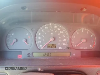1999 Volvo S70 z VIN YV1LS55A1X1602877, wystawiony jako Copart lot #74921134 z przebiegiem 299 173 mil mil oraz Szkody całkowita. Historia ofert i sprzedaży dostępna na DreamBid. Obrazek 9.