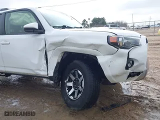 2022 Toyota 4Runner TRD Off Road with VIN JTEPU5JR2N5978258, listed as a IAAI auction lot 41441475 with 80,395 mi miles. Bid and sale history available at carsss.com. Image 6.
