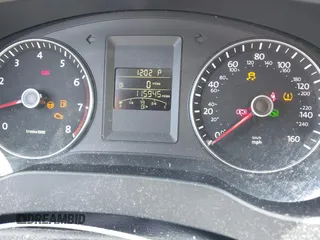 2014 Volkswagen Jetta SE z VIN 3VWD17AJ5EM309737, wystawiony jako IAAI lot #42250688 z przebiegiem 115 945 mil mil oraz . Historia ofert i sprzedaży dostępna na DreamBid. Obrazek 7.