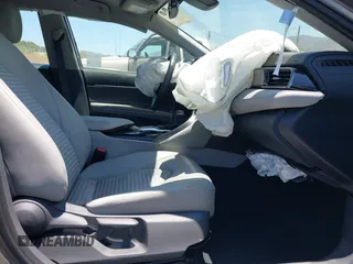 2019 Toyota Camry LE z VIN 4T1B11HK5KU833141, wystawiony jako IAAI lot #42489827 z przebiegiem 24 258 mil mil oraz . Historia ofert i sprzedaży dostępna na DreamBid. Obrazek 5.