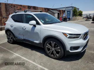 2021 Volvo XC40 Inscription with VIN YV4162UL5M2564818, listed as a Copart auction lot 58443445 with 36,557 mi miles and Salvage title. Bid and sale history available at DreamBid. Image 4.