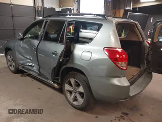 2008 Toyota RAV4 with VIN JTMBD33V685161926, listed as a IAAI auction lot 42041950 with 160,153 mi miles. Bid and sale history available at carsss.com. Image 3.