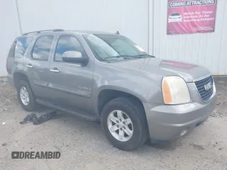 2007 GMC Yukon SLT z VIN 1GKFC13037J144413, wystawiony jako IAAI lot #42185952 z przebiegiem Nie podano mil oraz . Historia ofert i sprzedaży dostępna na DreamBid. Obrazek 1.