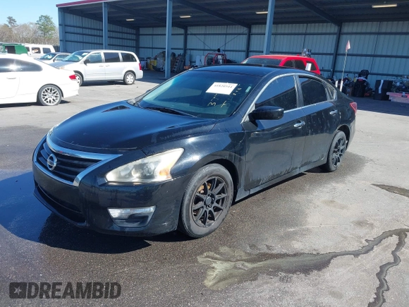 2014 Nissan Altima 2.5 with VIN 1N4AL3AP9EN375913, listed as a IAAI auction lot 41820544 with 201,850 mi miles. Bid and sale history available at carsss.com. Image 2.
