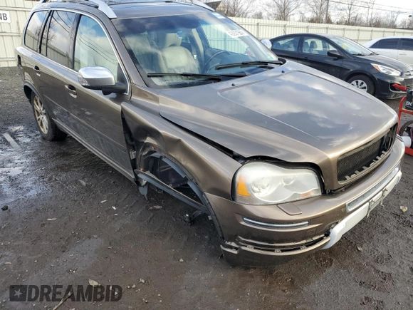 2013 Volvo XC90 Premier Plus with VIN YV4952CZ6D1664637, listed as a Copart auction lot 43931965 with 200,029 mi miles and Salvage Title. Bid and sale history available at carsss.com. Image 4.