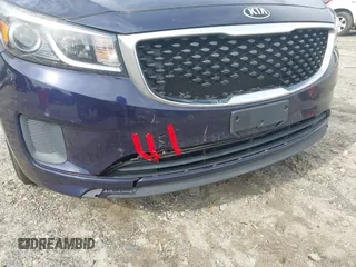 2018 Kia Sedona LX with VIN KNDMB5C15J6352017, listed as a IAAI auction lot 41787590 with 110,159 mi miles. Bid and sale history available at carsss.com. Image 18.