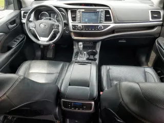 2018 Toyota Highlander Limited with VIN 5TDDZRFH9JS817037, listed as a Copart auction lot 60607945 with 101,624 mi miles and Salvage title. Bid and sale history available at DreamBid. Image 8.