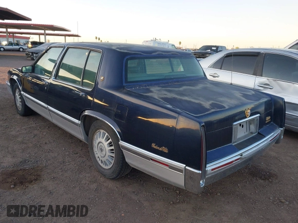 1992 Cadillac DeVille z VIN 1G6CD53B9N4283805, wystawiony jako IAAI lot #41957787 z przebiegiem 88 791 mil mil oraz . Historia ofert i sprzedaży dostępna na DreamBid. Obrazek 3.