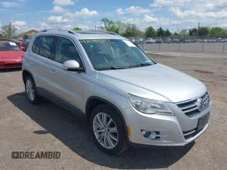 2011 Volkswagen Tiguan SE with VIN WVGBV7AX4BW532488, listed as a IAAI auction lot 42084347 with 107,529 mi miles and . Bid and sale history available at DreamBid. Image 1.