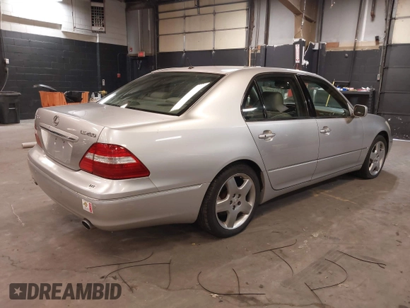 2004 Lexus LS 430 z VIN JTHBN36F840154239, wystawiony jako IAAI lot #42321185 z przebiegiem 117 073 mil mil oraz . Historia ofert i sprzedaży dostępna na DreamBid. Obrazek 4.