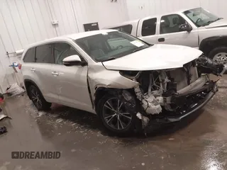 2018 Toyota Highlander LE with VIN 5TDBZRFH9JS821645, listed as a IAAI auction lot 41871971 with 98,426 mi miles and . Bid and sale history available at DreamBid. Image 1.