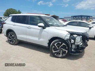 2024 Mitsubishi Outlander SE z VIN JA4J3VA83RZ082399, wystawiony jako IAAI lot #42305992 z przebiegiem 11 622 mil mil oraz . Historia ofert i sprzedaży dostępna na DreamBid. Obrazek 1.