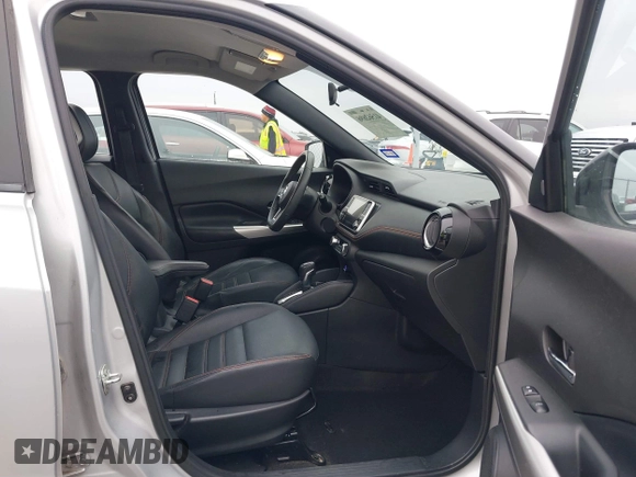 2019 Nissan Kicks S with VIN 3N1CP5CU0KL568570, listed as a IAAI auction lot 41562696 with 85,141 mi miles and . Bid and sale history available at carsss.com. Image 5.