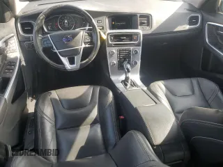 2017 Volvo S60 Dynamic z VIN YV140MTL6H2420113, wystawiony jako Copart lot #54386545 z przebiegiem 96 854 mil mil oraz Szkoda całkowita • Salvage title. Historia ofert i sprzedaży dostępna na DreamBid. Obrazek 8.