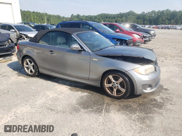 2013 BMW 1 Series 128i z VIN WBAUL7C50DVU09856, wystawiony jako Copart lot #62916024 z przebiegiem 114 529 mil mil oraz Szkoda całkowita • Salvage title. Historia ofert i sprzedaży dostępna na DreamBid. Obrazek 4.