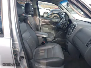 2003 Ford Escape XLT Popular 2 with VIN 1FMCU93153KA91250, listed as a IAAI auction lot 41700796 with 122,172 mi miles. Bid and sale history available at carsss.com. Image 5.
