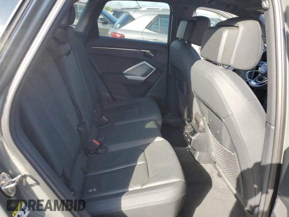 2024 Audi Q3 S line Premium z VIN WA1DECF35R1028206, wystawiony jako Copart lot #56335225 z przebiegiem 19 375 mil mil oraz Szkoda całkowita • Salvage title. Historia ofert i sprzedaży dostępna na DreamBid. Obrazek 11.