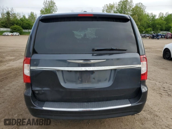 2014 Chrysler Town & Country Touring z VIN 2C4RC1BG8ER316628, wystawiony jako Copart lot #58414065 z przebiegiem 180 084 mil mil oraz Szkoda całkowita • Salvage title. Historia ofert i sprzedaży dostępna na DreamBid. Obrazek 6.