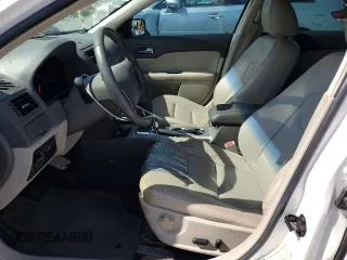 2010 Ford Fusion Hybrid с VIN 3FADP0L3XAR142883, выставлен на аукционе Copart как лот 64308015 с пробегом 67 890 миль миль и Чистый • Clean title. История ставок и продаж доступна на DreamBid. Изображение 7.