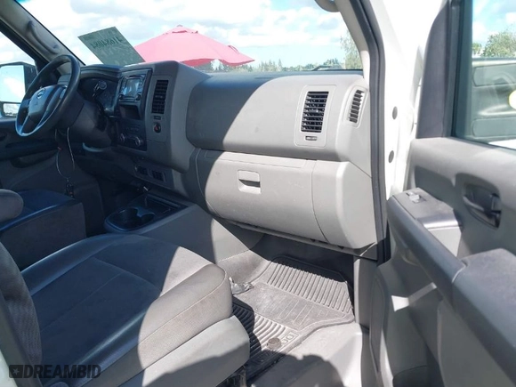 2018 Nissan NV SV with VIN 1N6AF0LY6JN807161, listed as a IAAI auction lot 41684084 with 189,721 mi miles. Bid and sale history available at carsss.com. Image 5.
