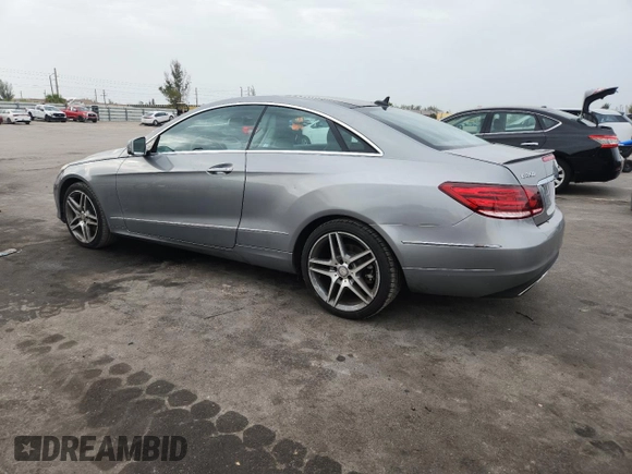 2014 Mercedes-Benz E 350 with VIN WDDKJ5KB5EF276363, listed as a Copart auction lot 61951425 with 71,154 mi miles and Salvage title. Bid and sale history available at DreamBid. Image 2.