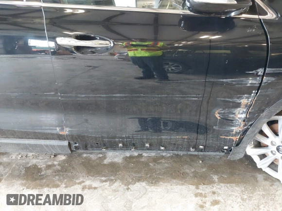 2020 Kia Sorento LX z VIN 5XYPG4A36LG644112, wystawiony jako IAAI lot #42115141 z przebiegiem 101 170 mil mil oraz . Historia ofert i sprzedaży dostępna na DreamBid. Obrazek 17.